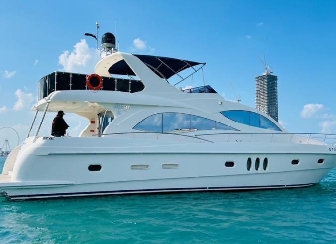 70ft Majesty Yacht – Elegance and Comfort on Dubai’s Waters